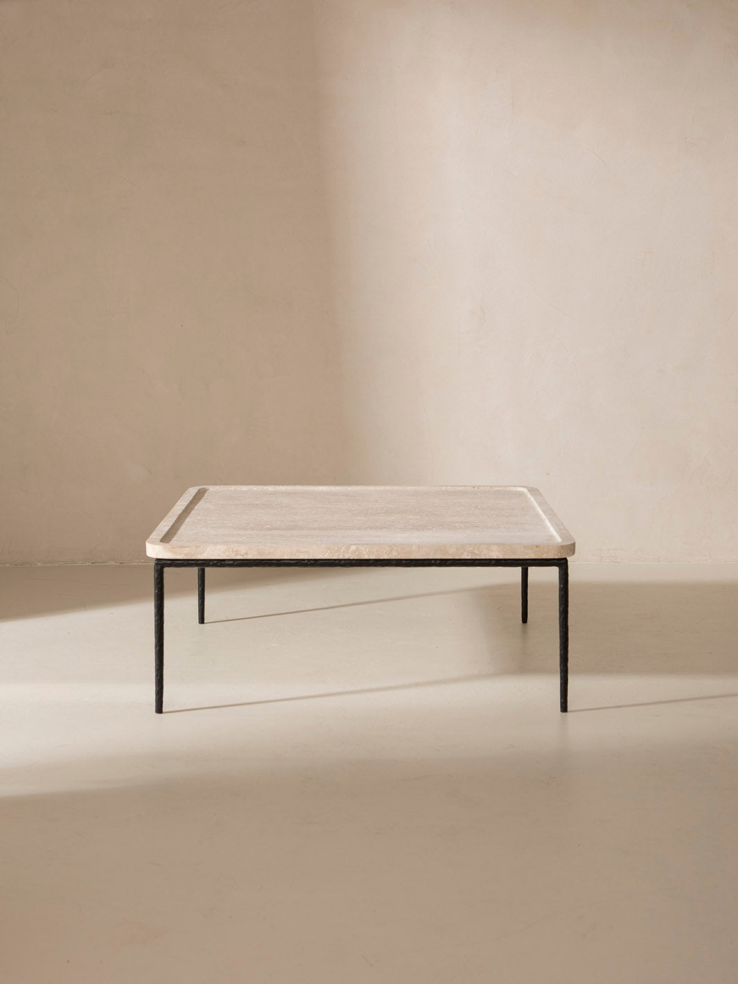 Arrow Gallon Martelé Table