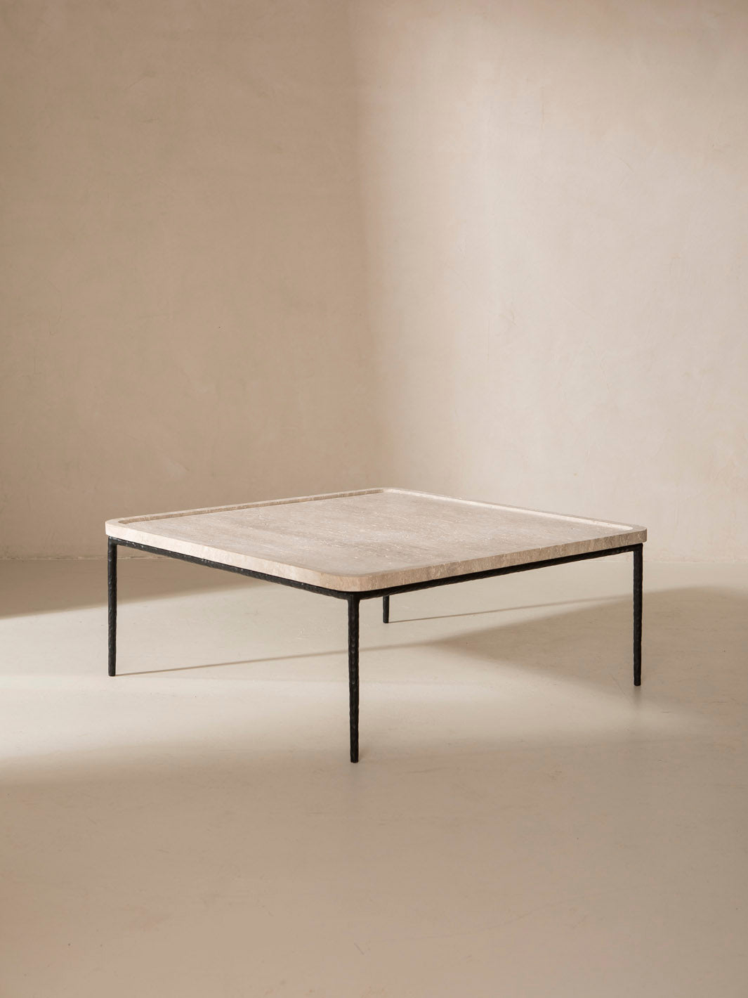 Arrow Gallon Martelé Table