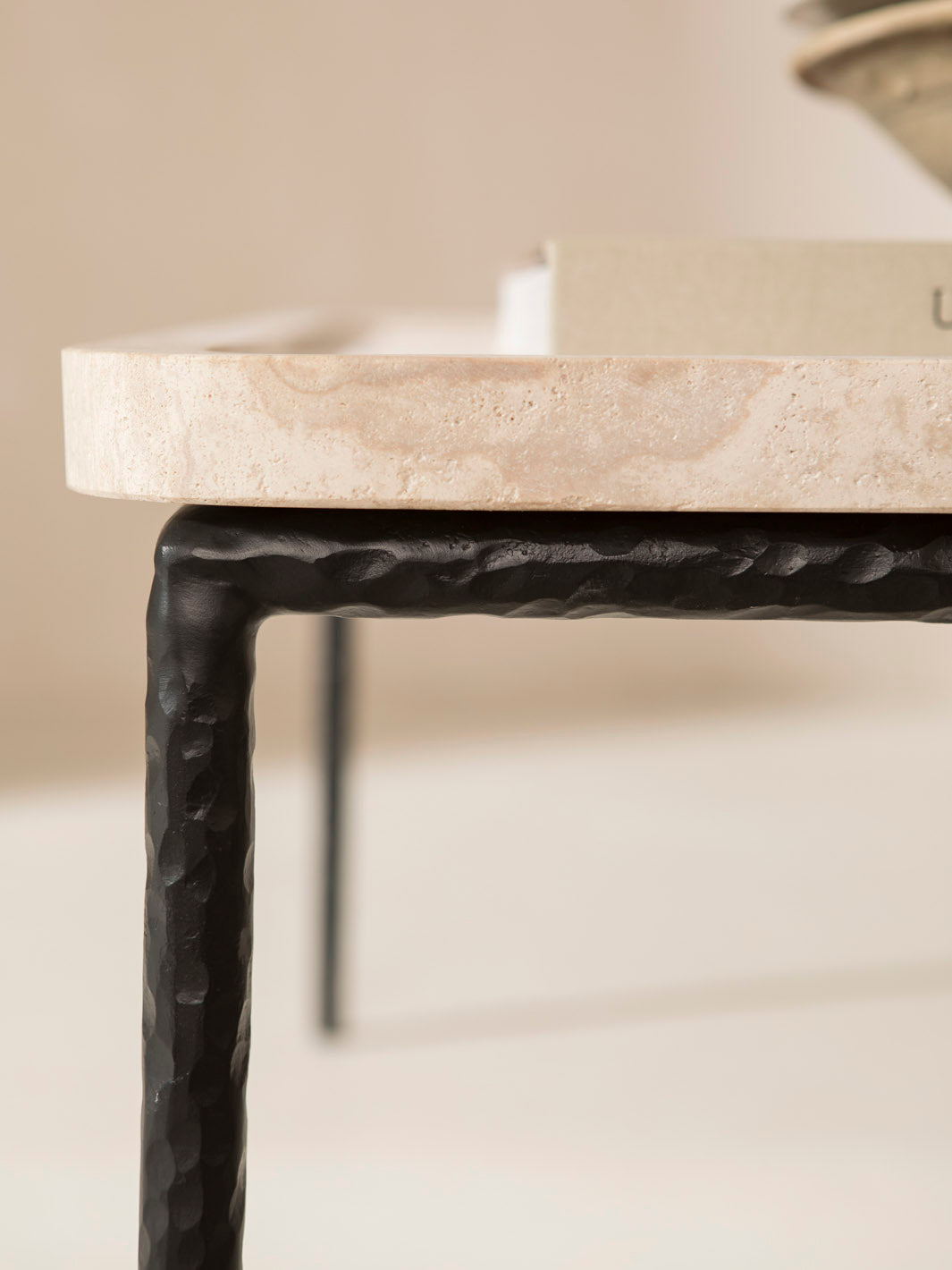 Arrow Gallon Martelé Table