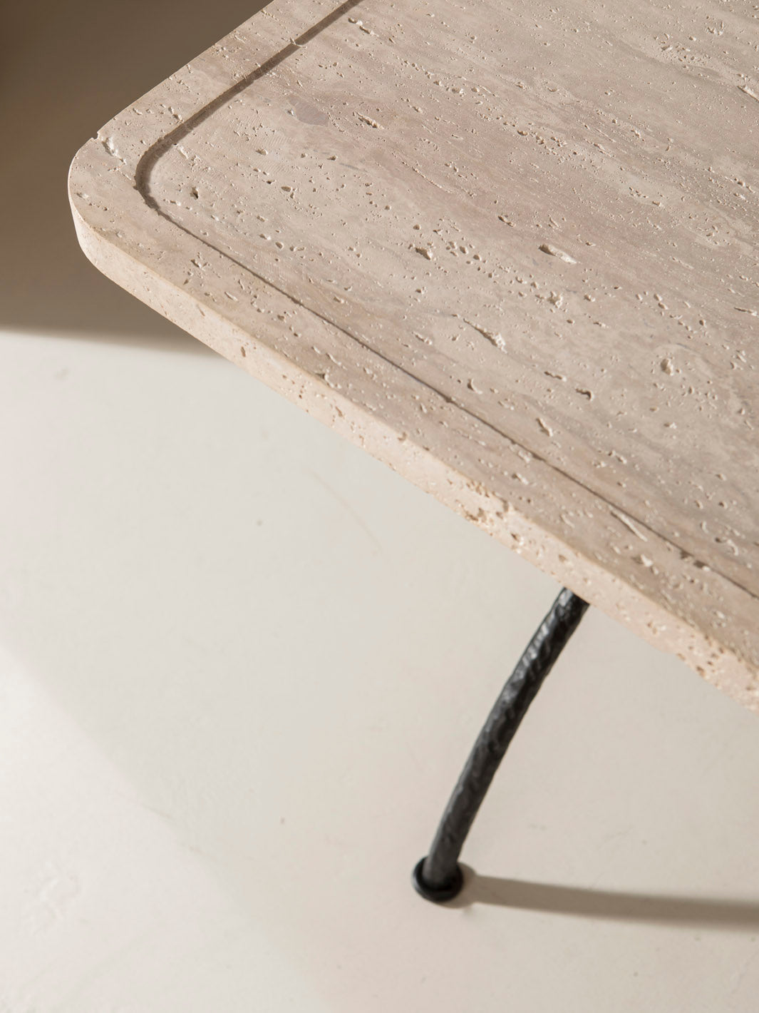 Mesa Medaillon travertino