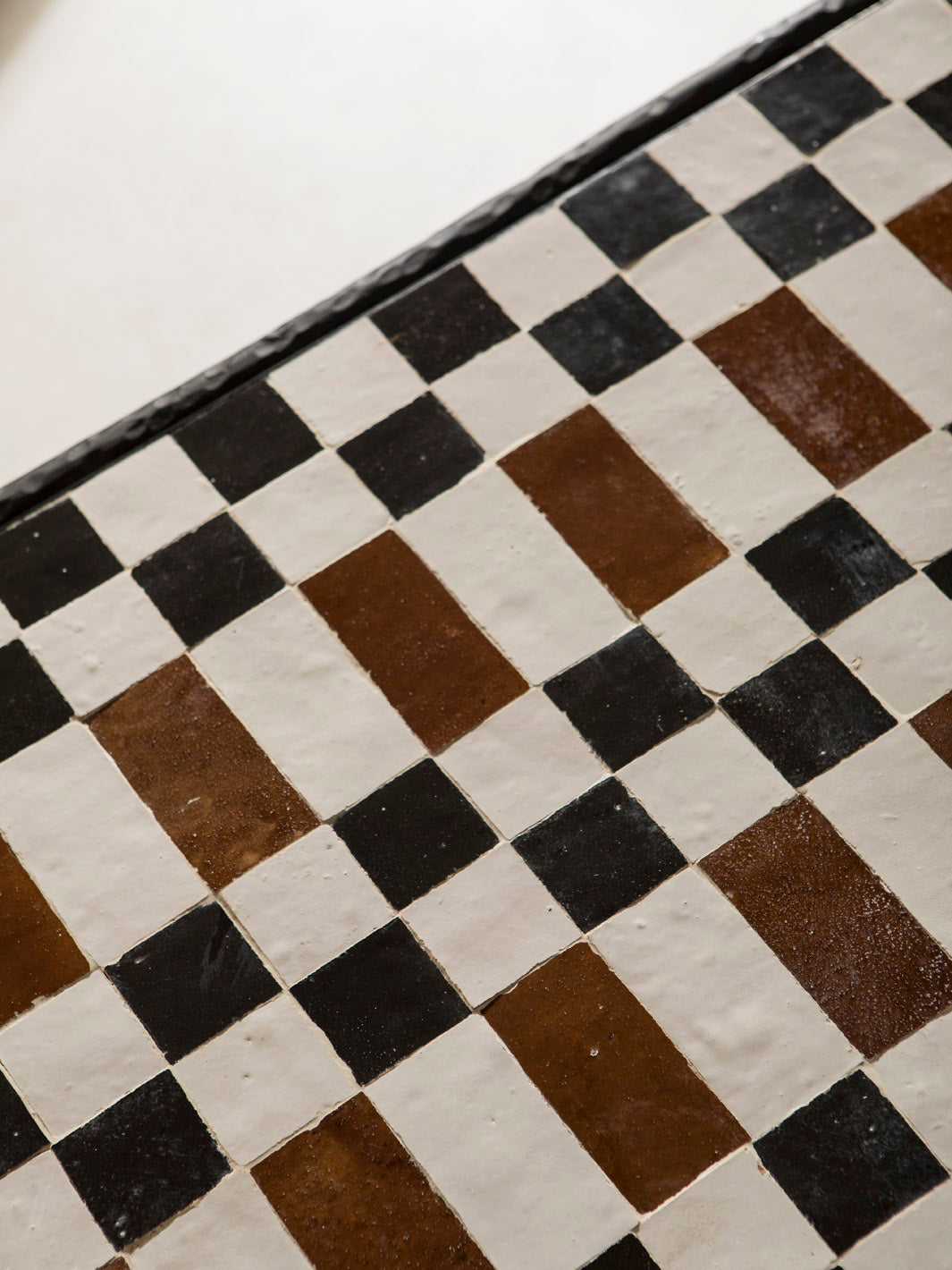 Mesa Medaillon Zellige Marrón & Negro