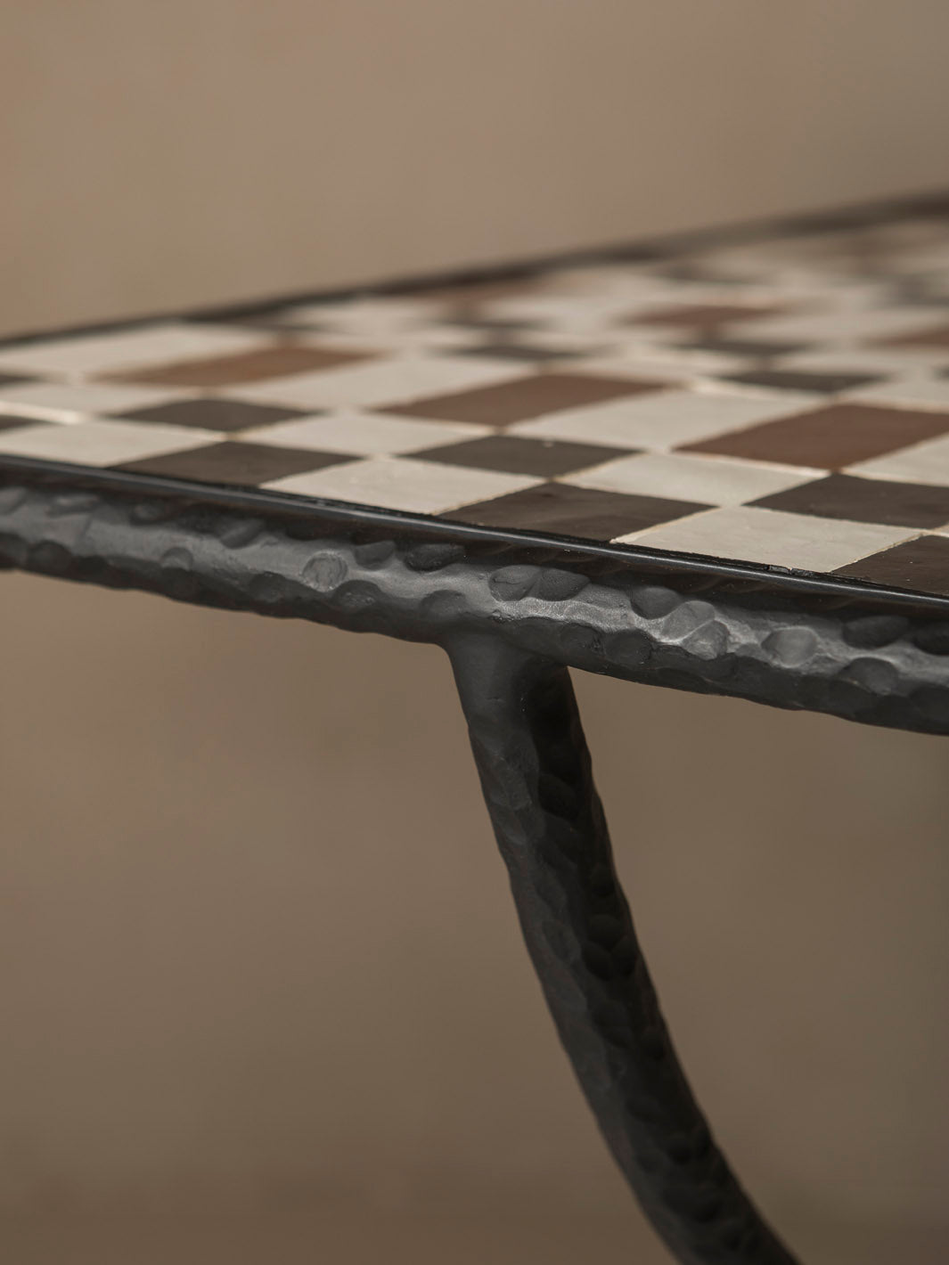 Mesa Medaillon Zellige Marrón & Negro