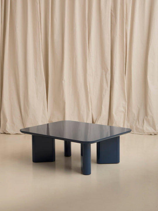 Mesa de centro lacada azul klein