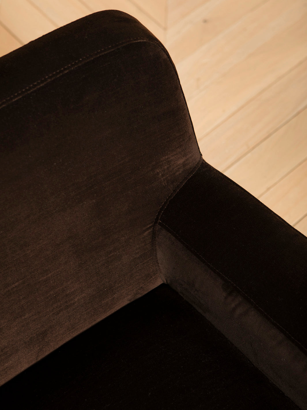 Italian armchairs from the 70s with neo-iron legs