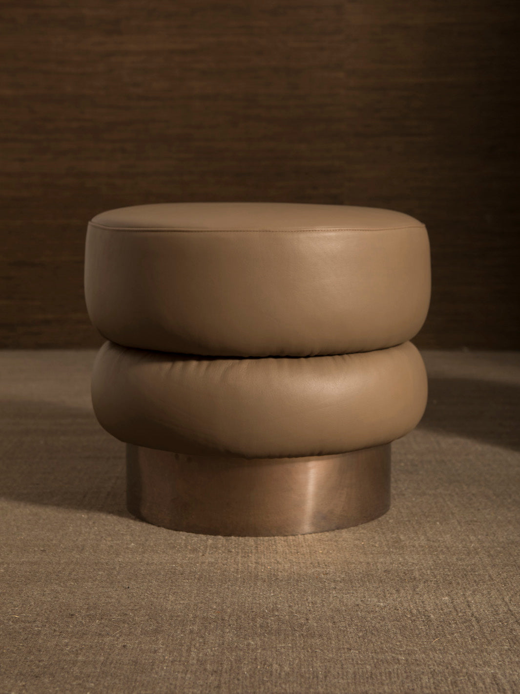 Chromo Caramel leather pouf