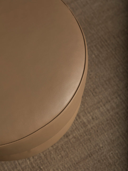 Chromo Caramel leather pouf