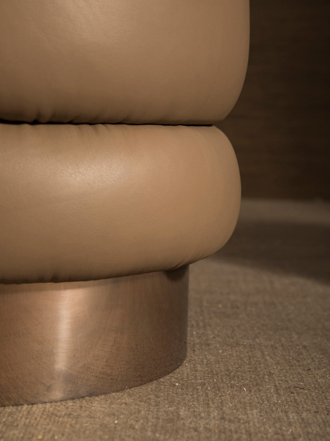 Chromo Caramel leather pouf