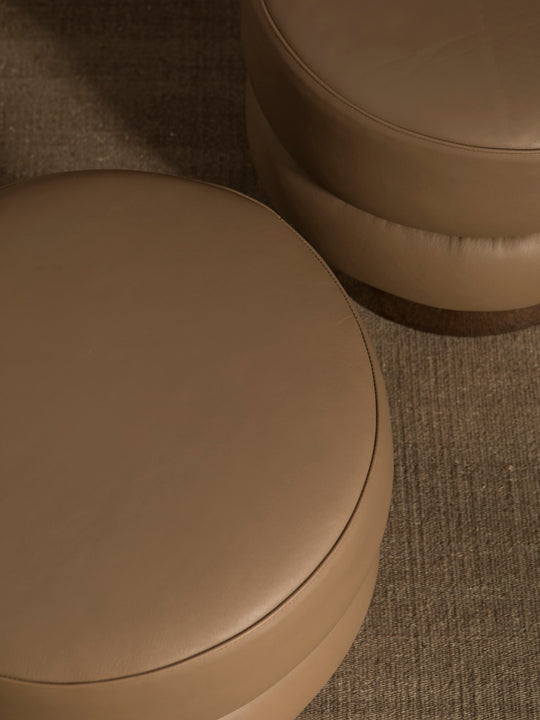 Chromo Caramel leather pouf