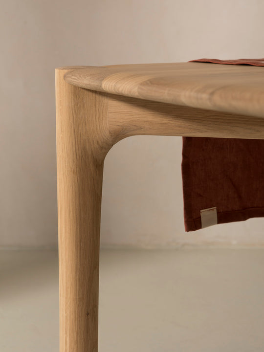 PI dining table