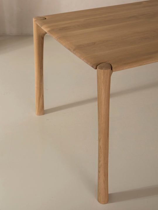 PI dining table