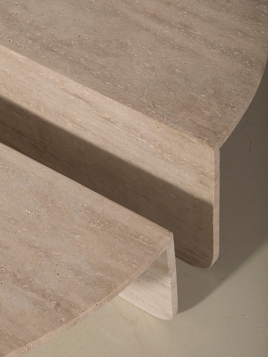 Lune travertine table set