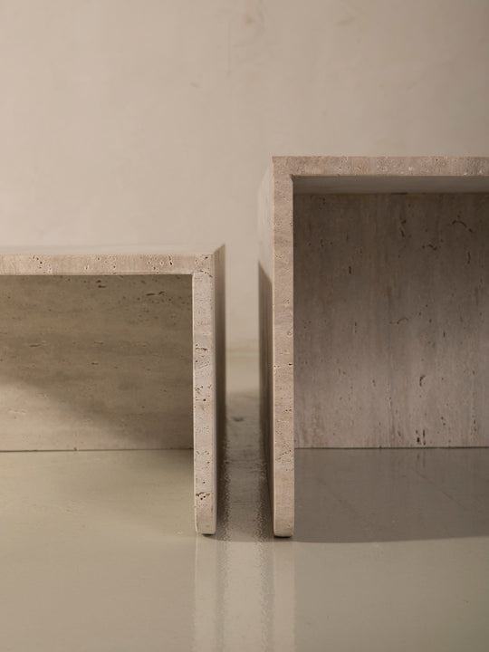 Lune travertine table set