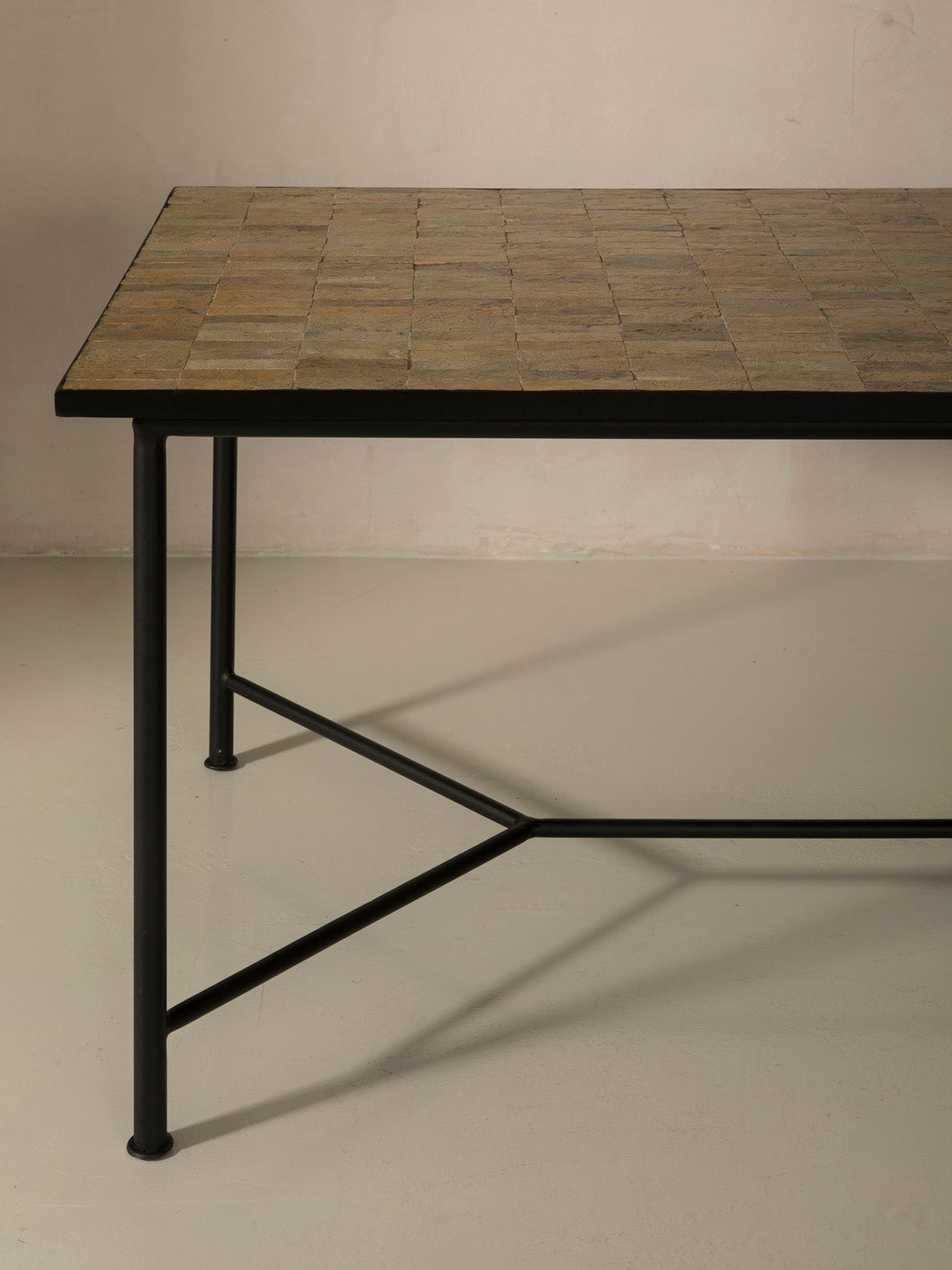 Mott Tamegroute Table