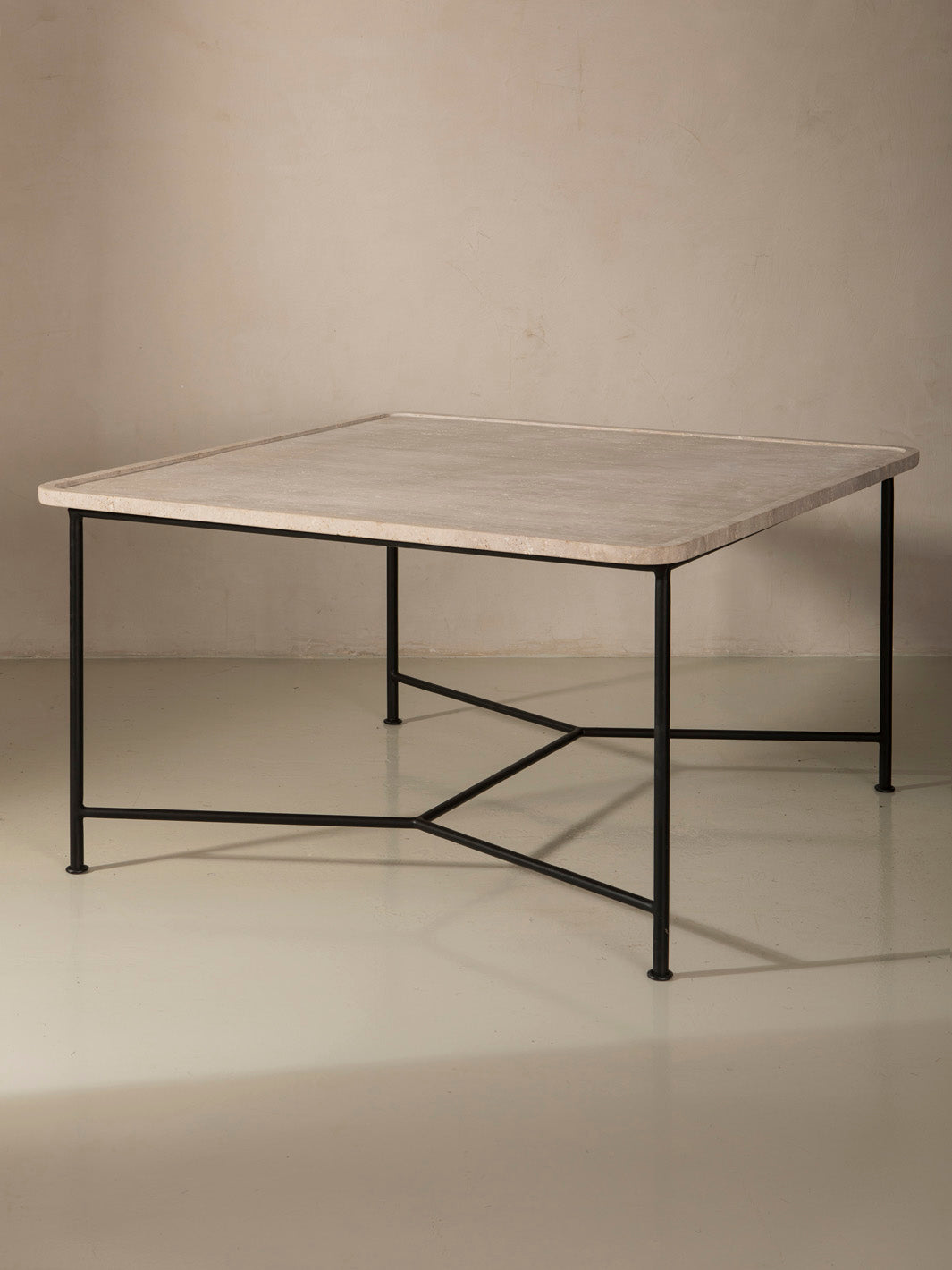 Mesa Mott 130x130x73cm