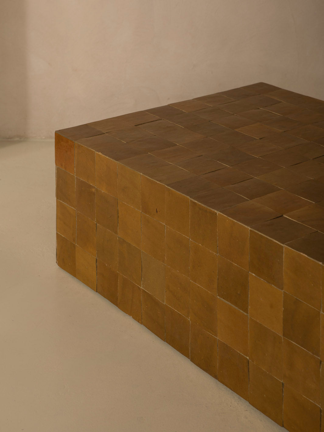Mesa Cube Ámbar
