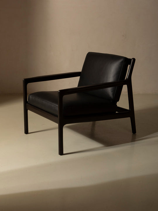 Jack armchair with black cushion