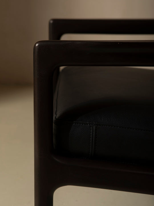 Jack armchair with black cushion
