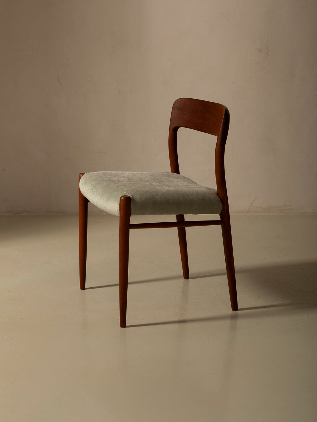 Juego 4 sillas Model 75 de Niels Otto Møller