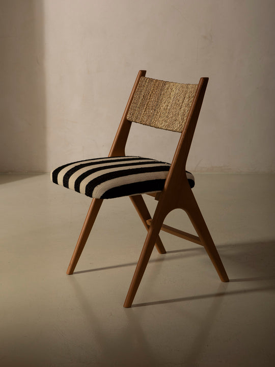 Silla Nura rayas blancas y negras