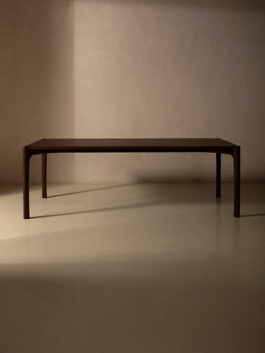 Mesa comedor PI de teca marrón