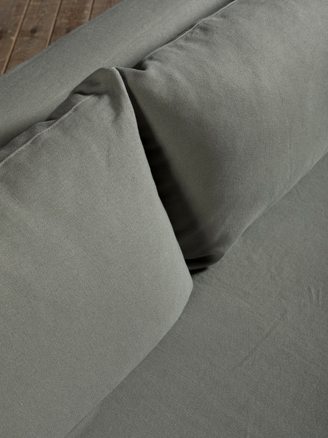 Comporta sofa in Smoke Grey linen