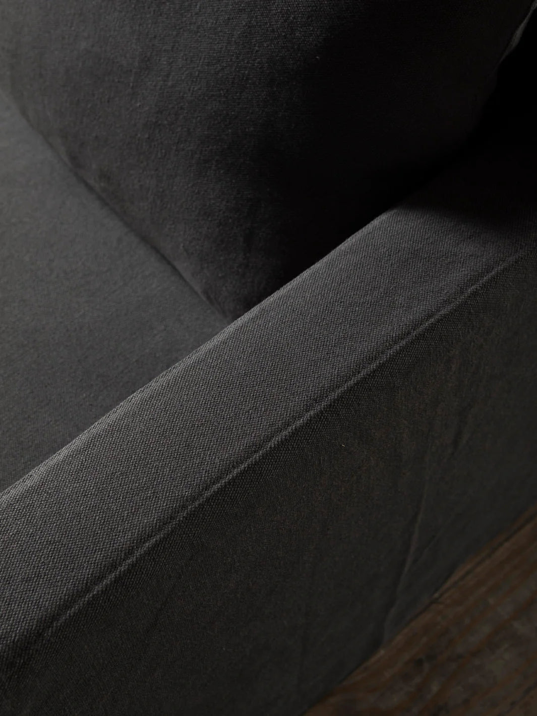 Comporta armchair in linen anthracite grey