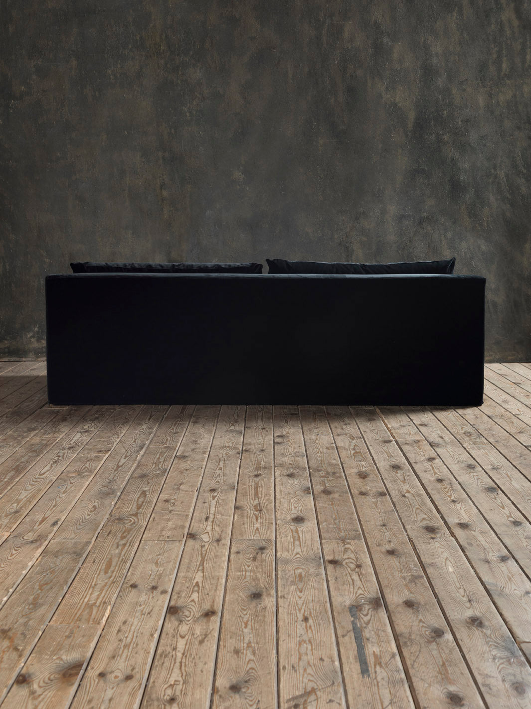 Comporta Black Velvet Sofa