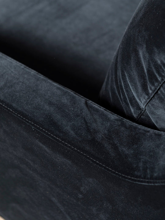 Comporta sofa in black velvet