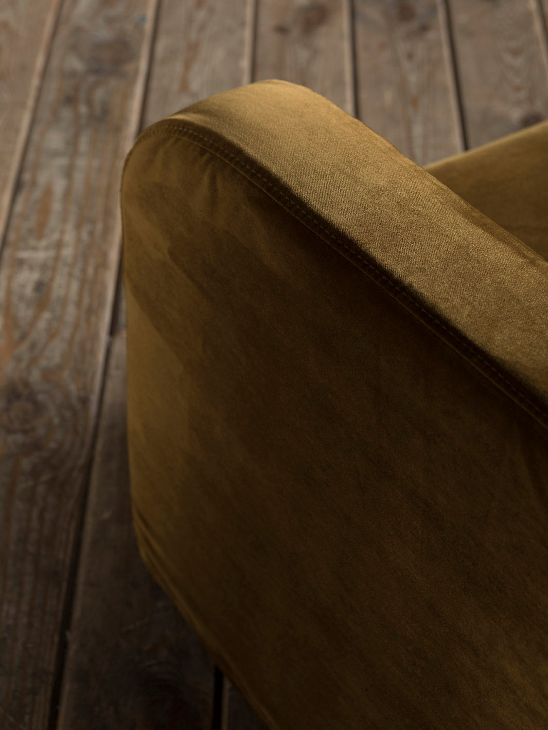 Comporta army velvet sofa