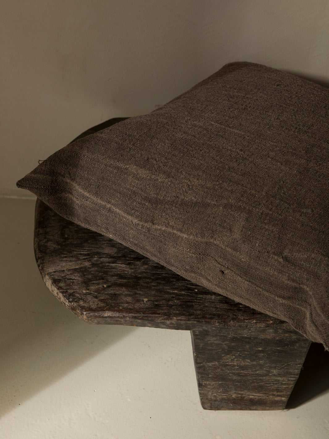 Cojín Isabelle Yamamoto GREY/BROWN 56x56cm