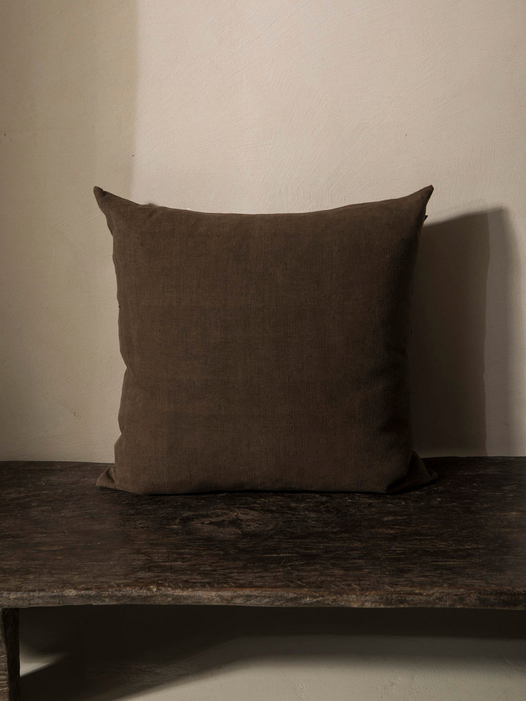 Cojín Isabelle Yamamoto Dark cacao 60x60cm