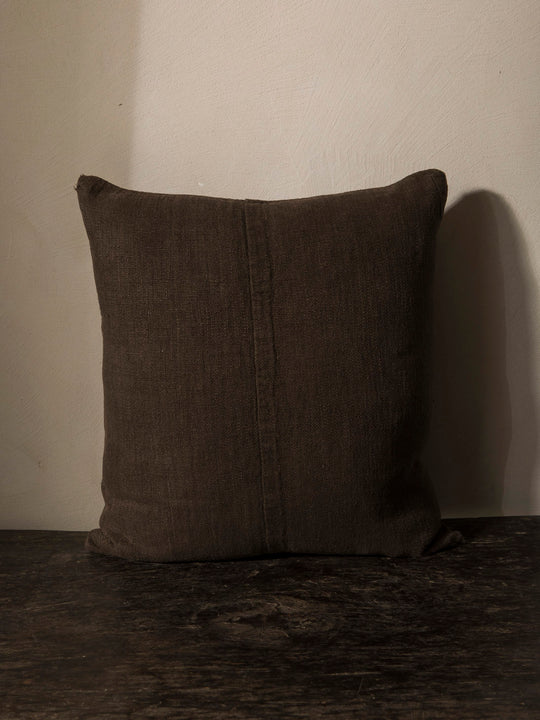 Cojín Isabelle Yamamoto Brown 52x52cm