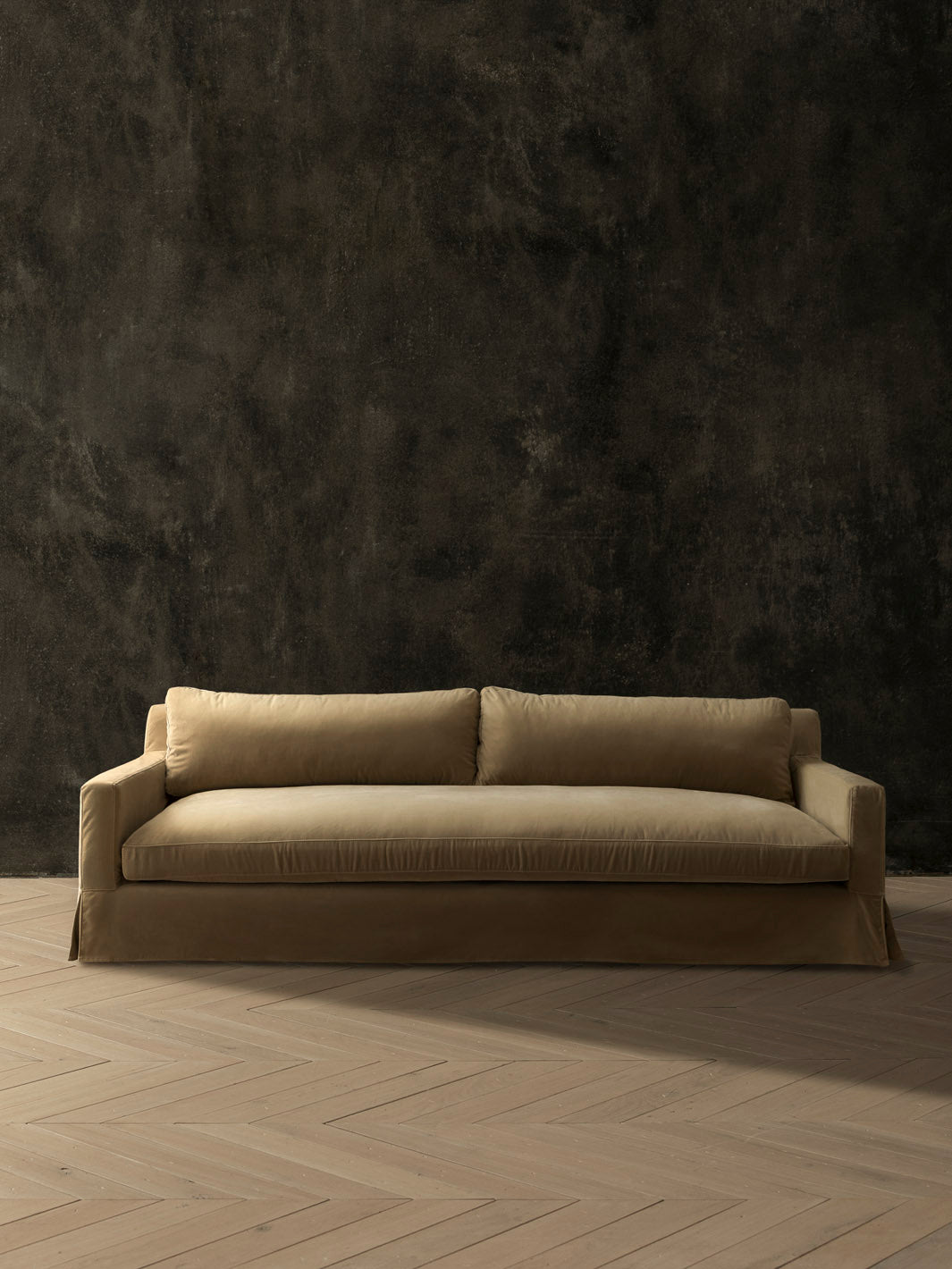 Amberes sofa in black velvet
