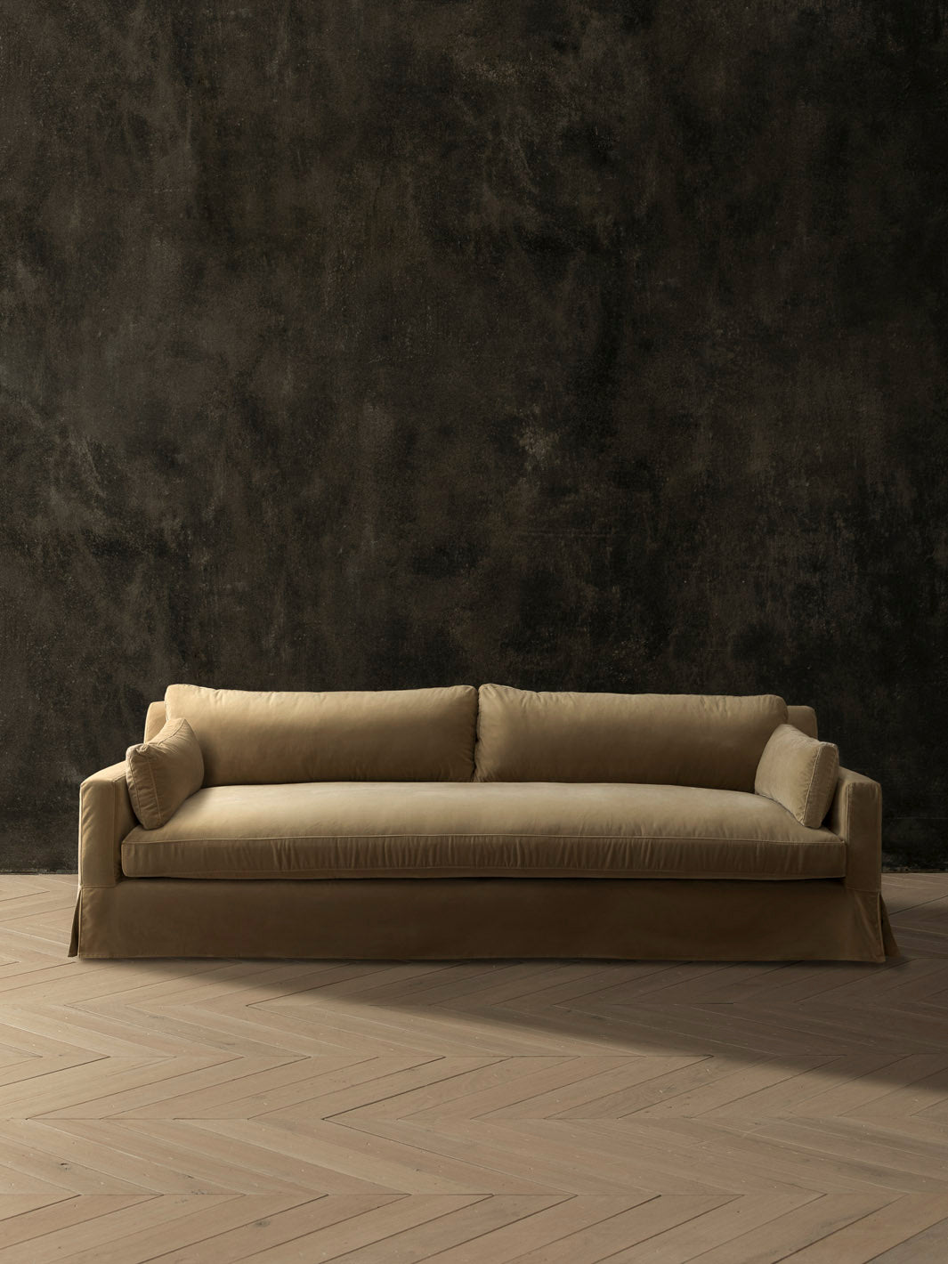 Amberes sofa in black velvet