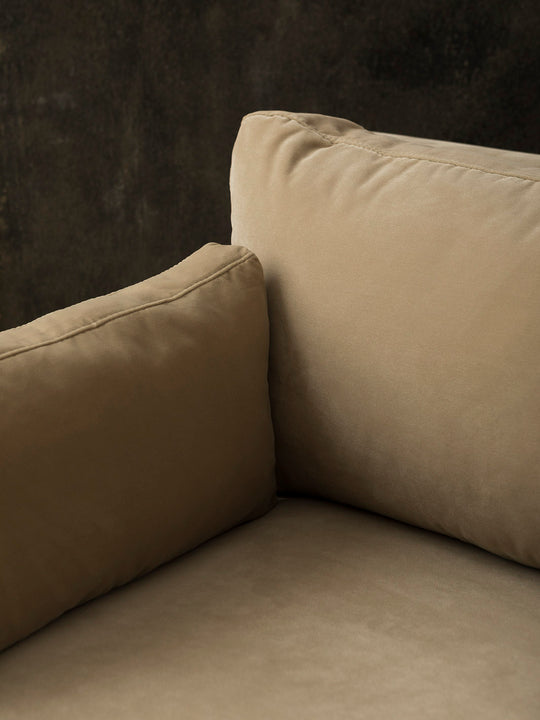 Amberes sofa in black velvet