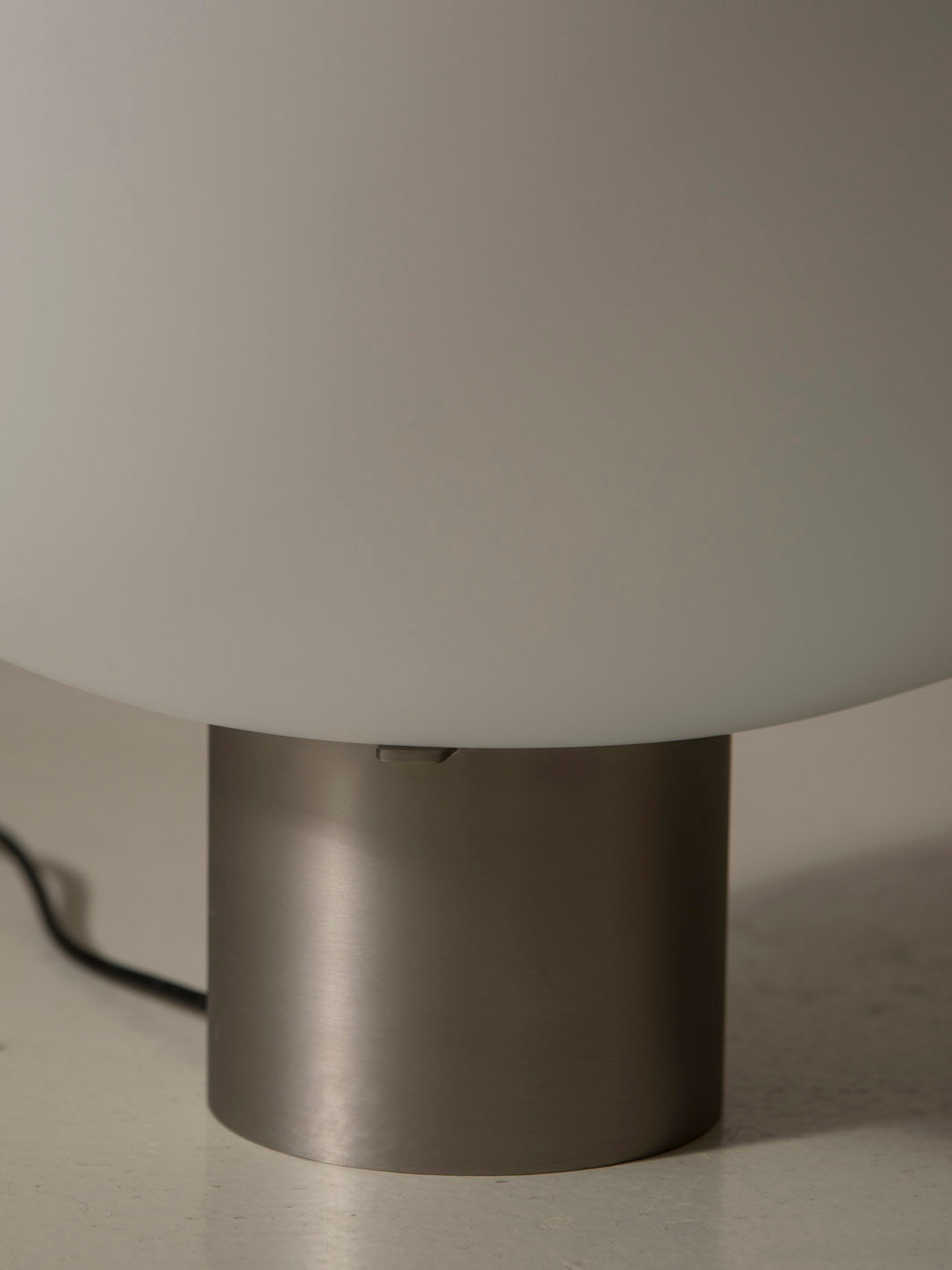 White Murano lamp with chrome base
