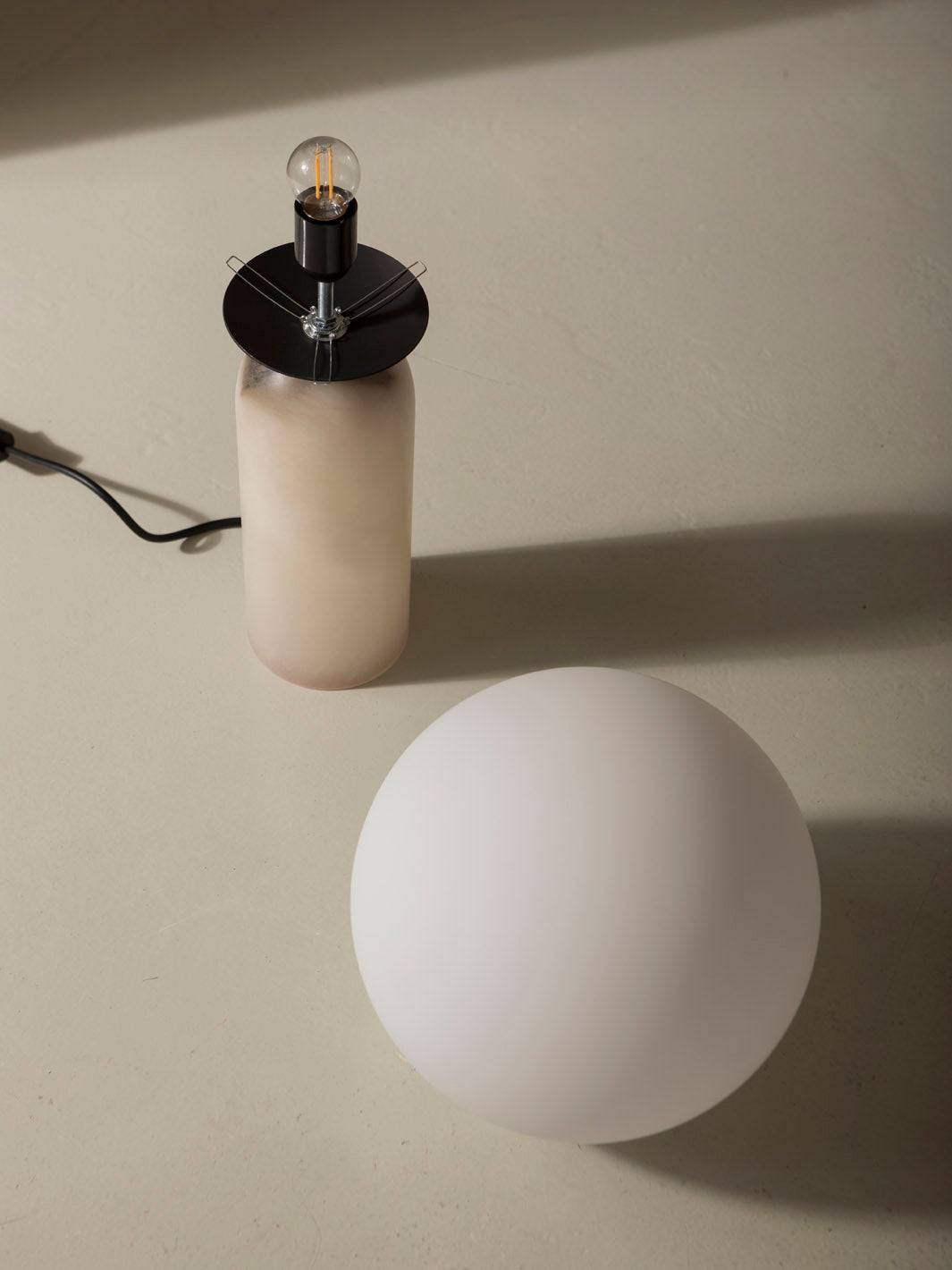 Atlas table lamp