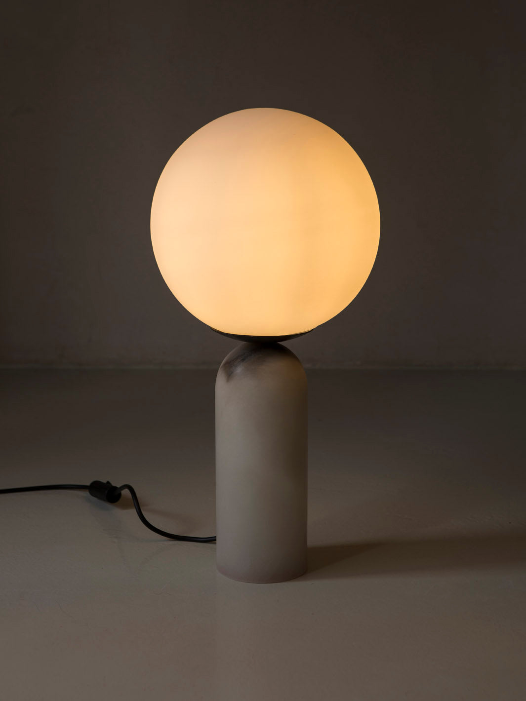 Atlas table lamp