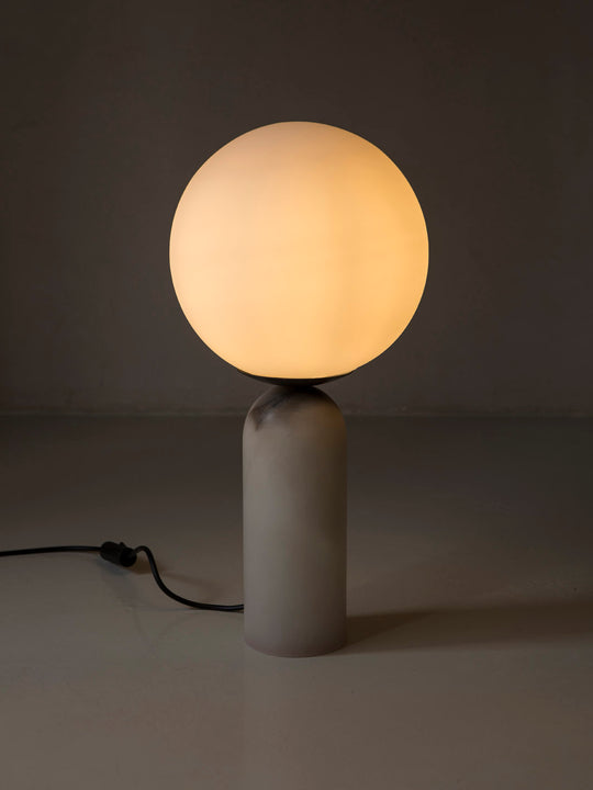 Atlas table lamp