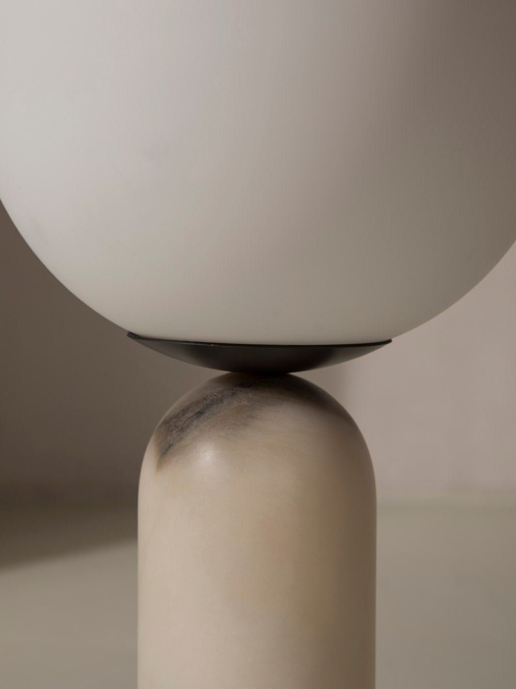 Lámpara de mesa Atlas