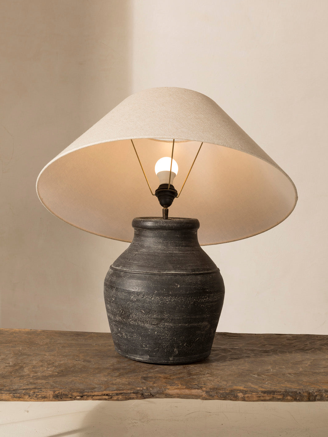 Hamo Brown/Black Lamp
