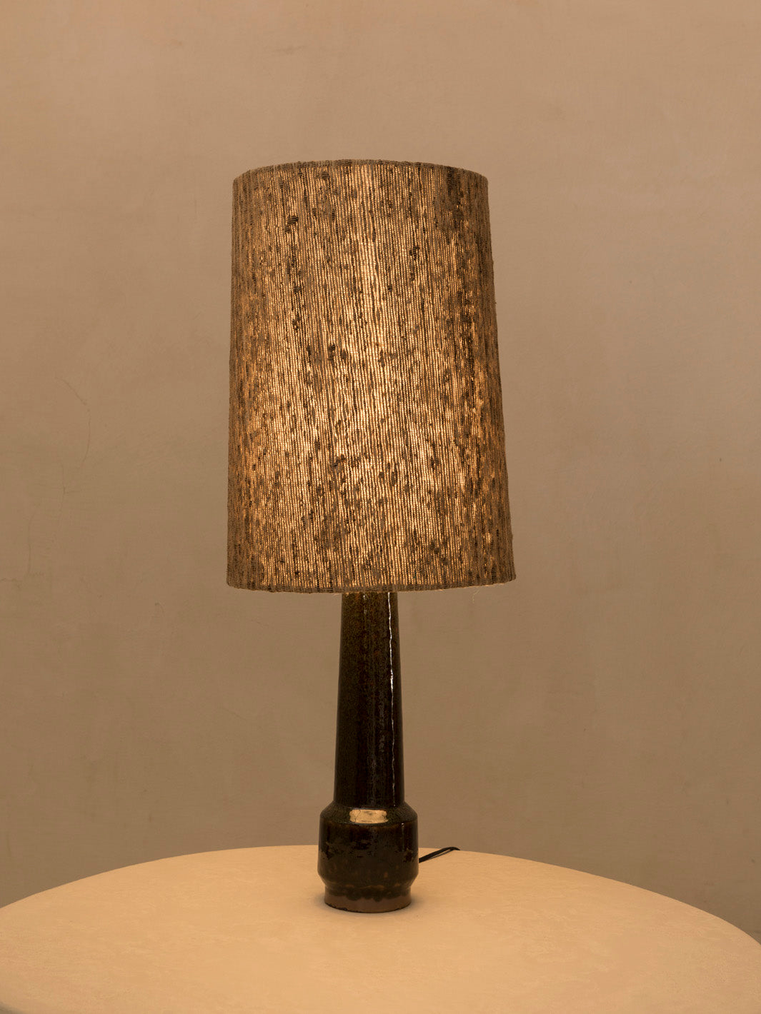 Lámpara gres verde con pantalla de seda