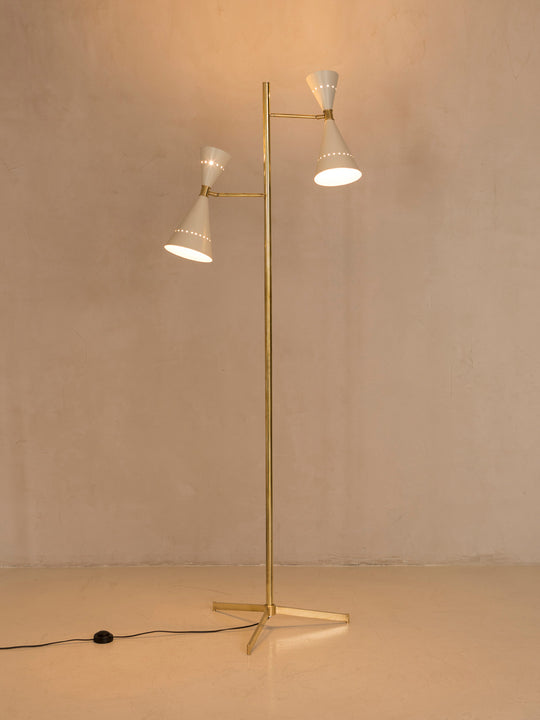 Brass floor lamp with white tulips