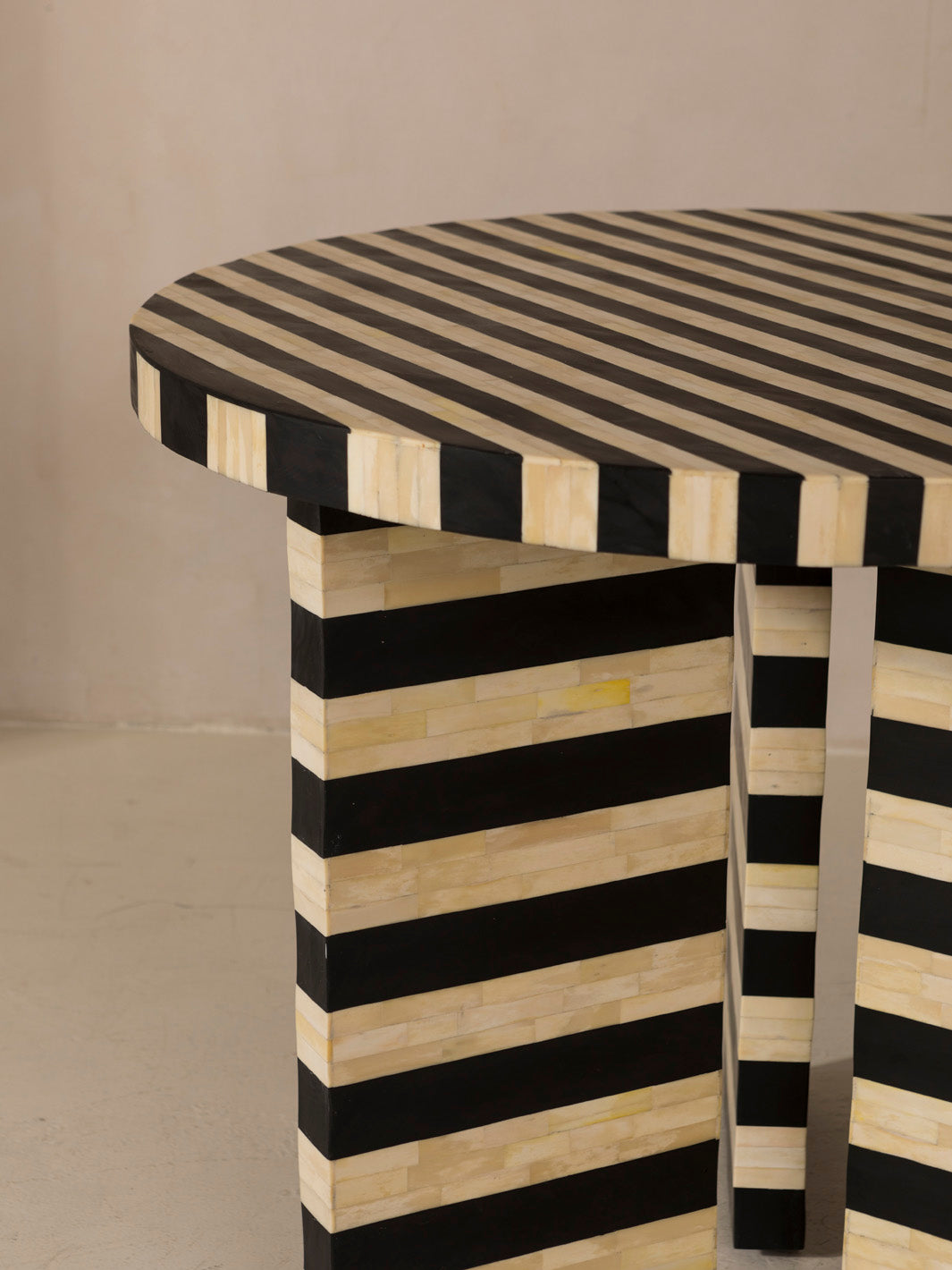 African marquetry table rayon triptych foot Ø90cm