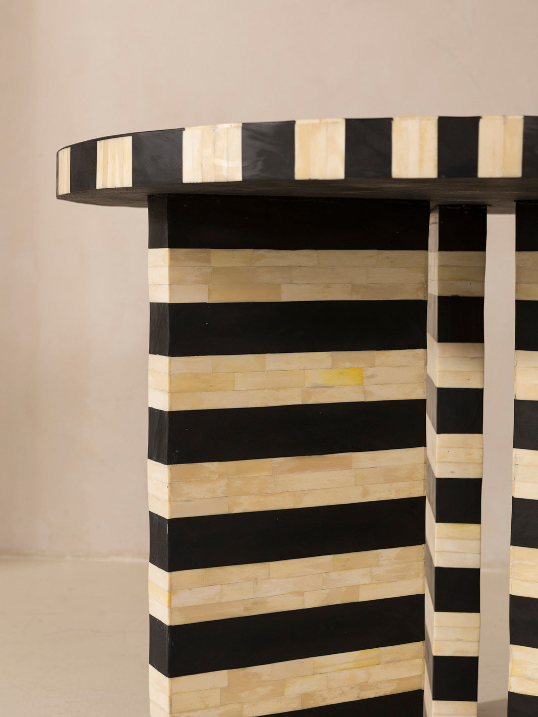 African marquetry table rayon triptych foot Ø90cm