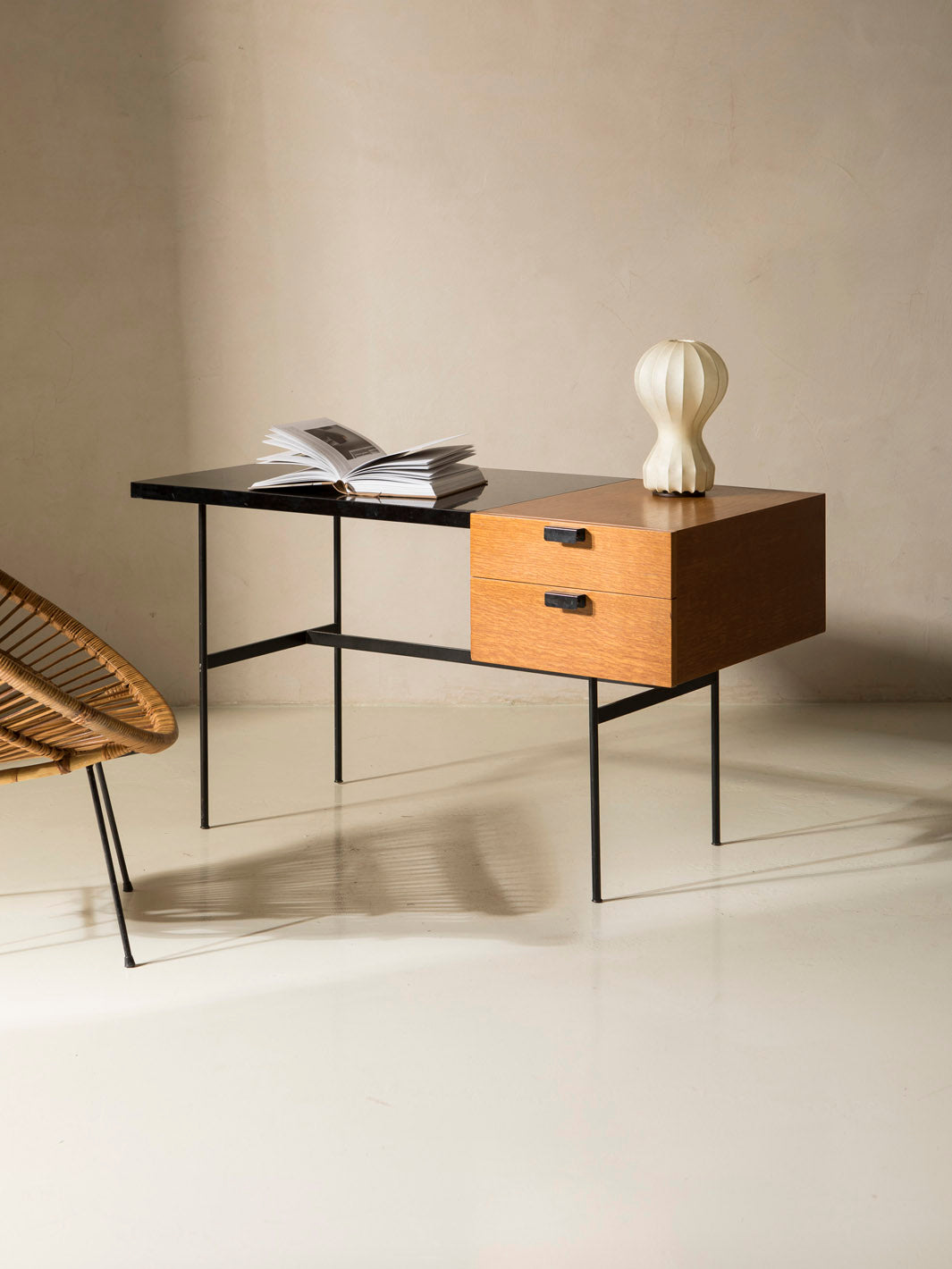 Bureau Pierre Paulin CM 141