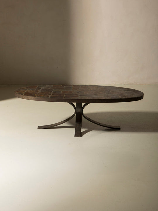 Mesa oval Suiza años 70