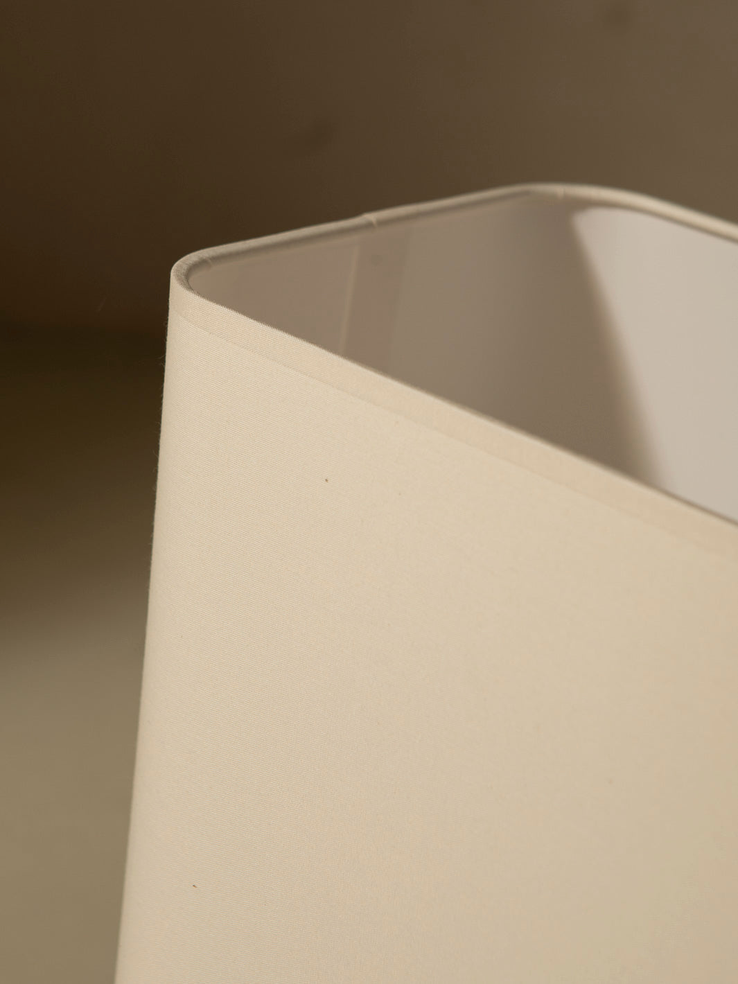 Lámpara de mesa Nomad Noisette