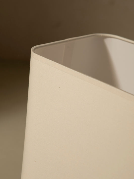 Lámpara de mesa Nomad Noisette