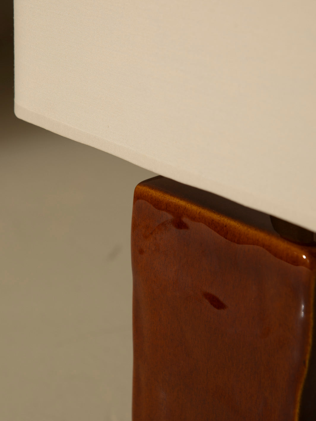 Lámpara de mesa Nomad Noisette